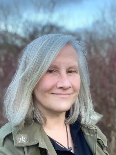 Headshot of author Mo Wilde