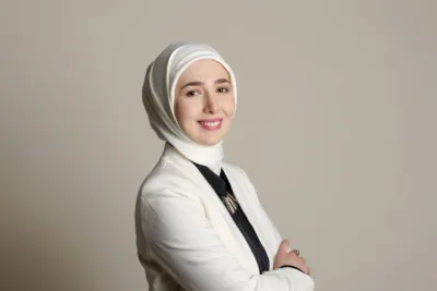 Headshot of author Zahara Breckin