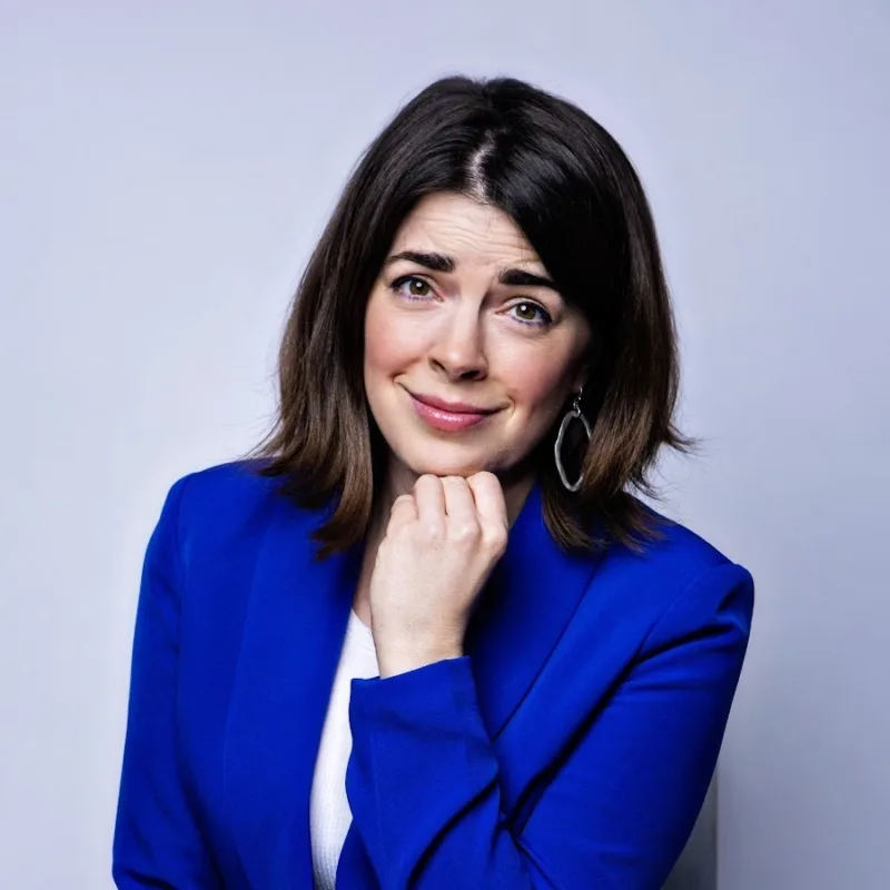 Headshot of author Rosie Holt