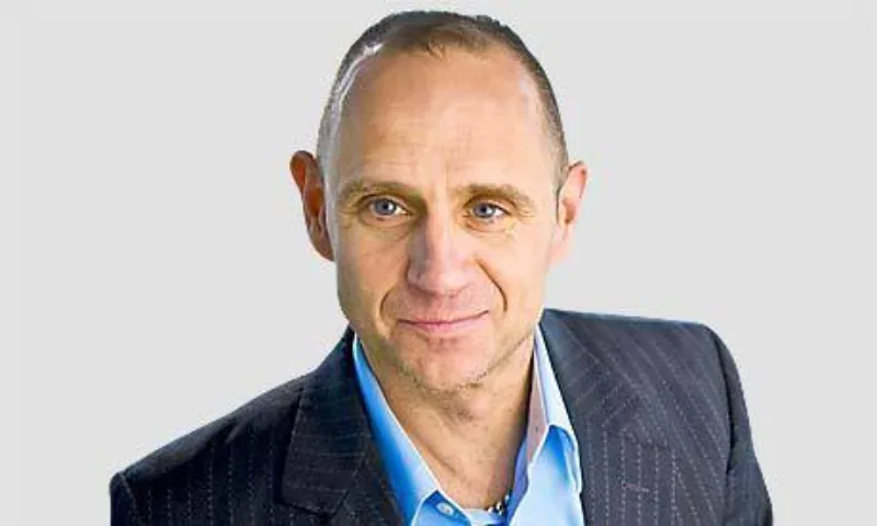 Headshot of author Evan Davis