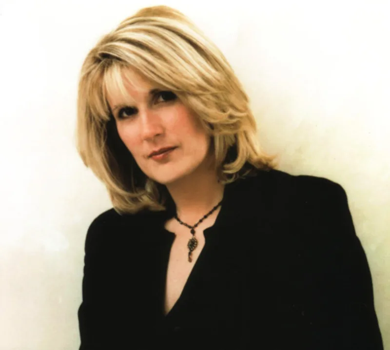 Headshot of author Jilliane Hoffman