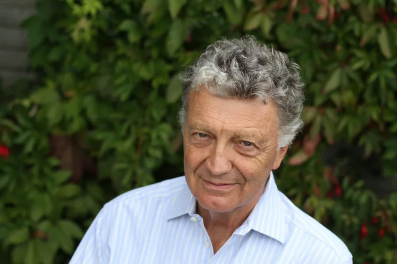 Headshot of author William Shawcross