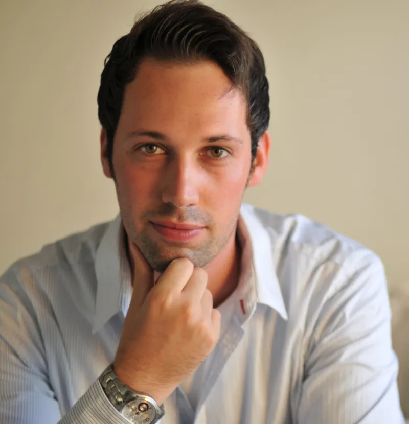 Headshot of author Dr Sander van der Linden